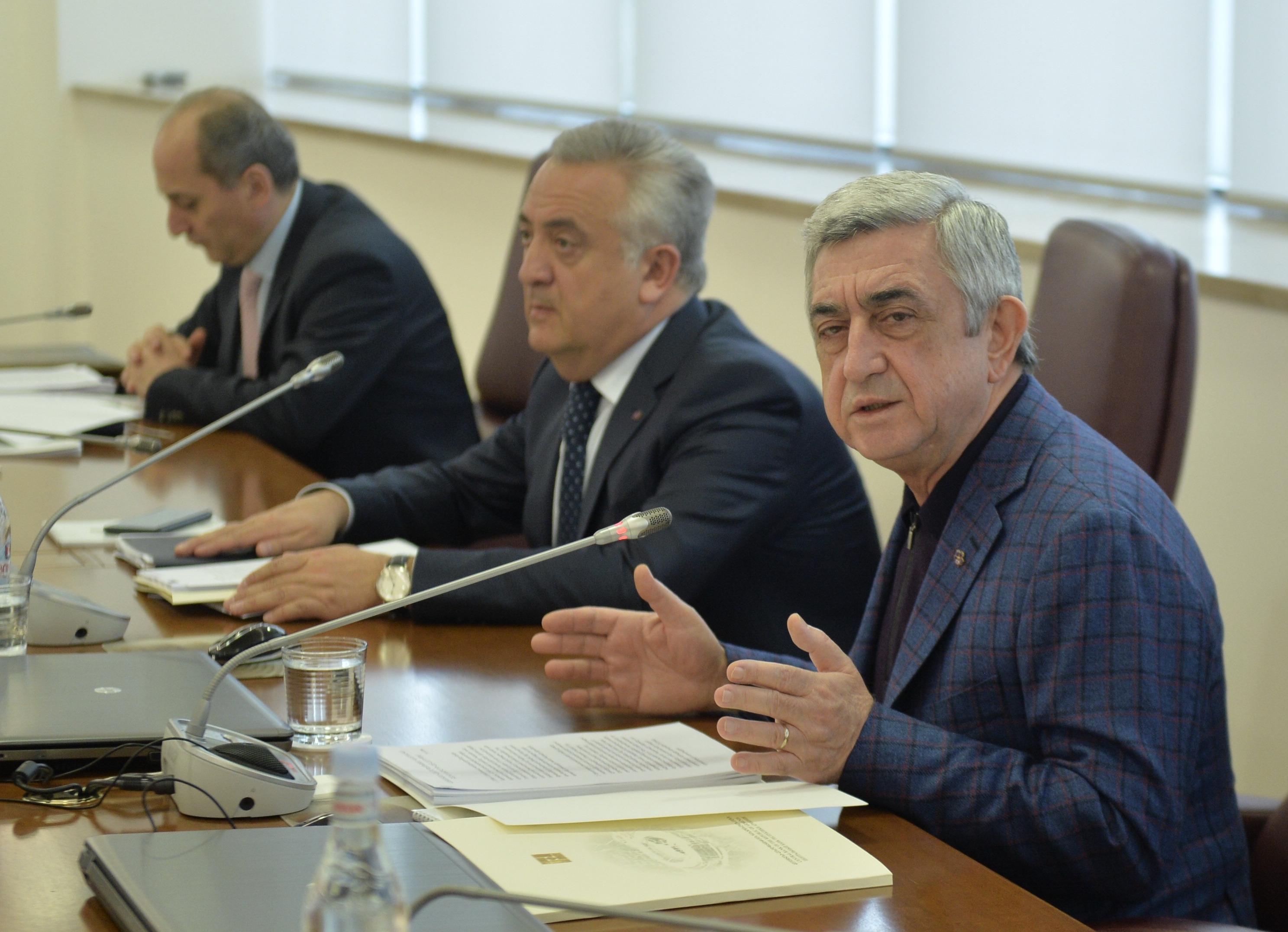 President holds consultation with Central Bank leadership