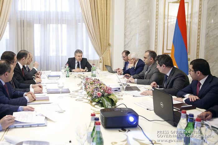 PM holds discussion on ‘Armenia Development Strategy 2030’