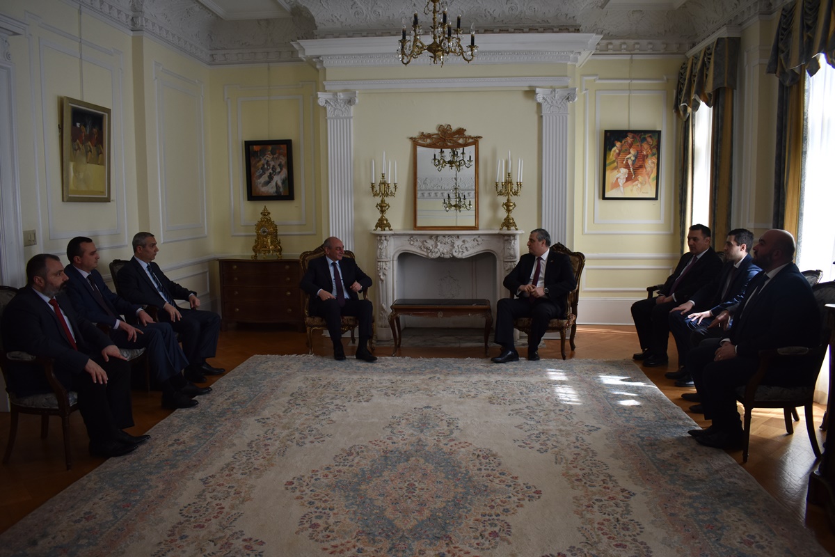 Bako Sahakyan visited in Washington the Embassy of the Republic of Armenia