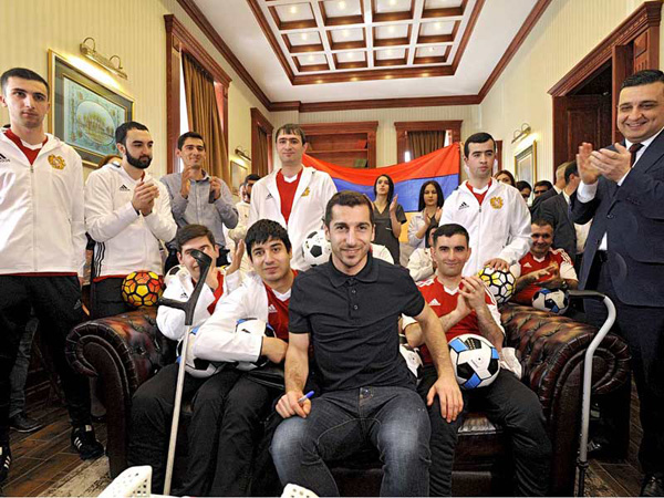 Henrikh Mkhitaryan donates a car to injured and soldiers with disability’ rehabilitation center in Armenia