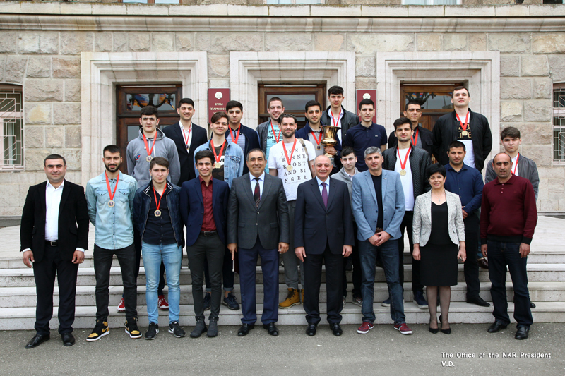 Bako Sahakyan received ‘Artsakh’ team members who had won the Armenia Men’s Basketball League A championship