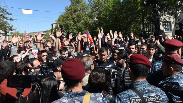 Armenian Police Warn Protesters by Official Statement