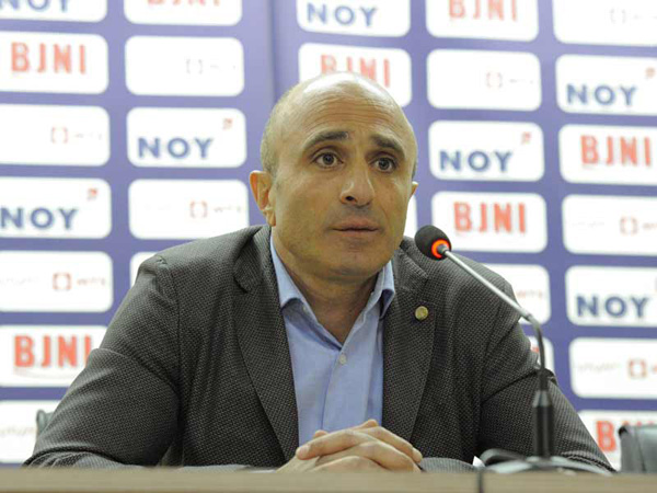 Main trainer of Armenian National Football Team resigns