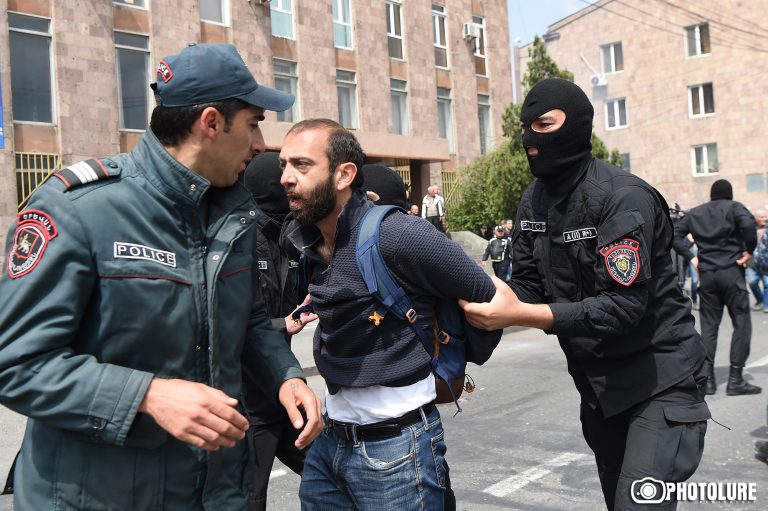 Nikol Pashinyan, Sasun Mikaelyan, Ararat Mirzoyan arrested