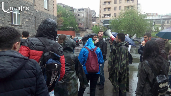 Student Strike at Yerevan State University: Some Students Join ‘My Step’ Movement Against Serzh Sargsyan