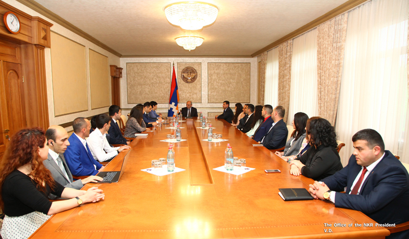 Bako Sahakyan received representatives of a number of youth non-governmental organization