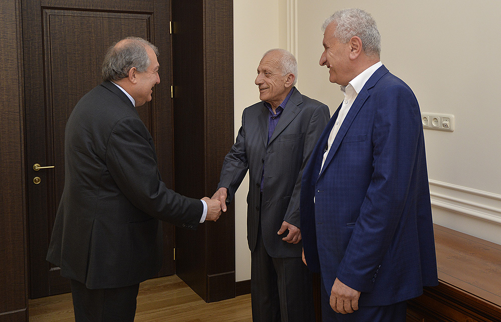 President Sarkissian met with former employees of Nairit plant