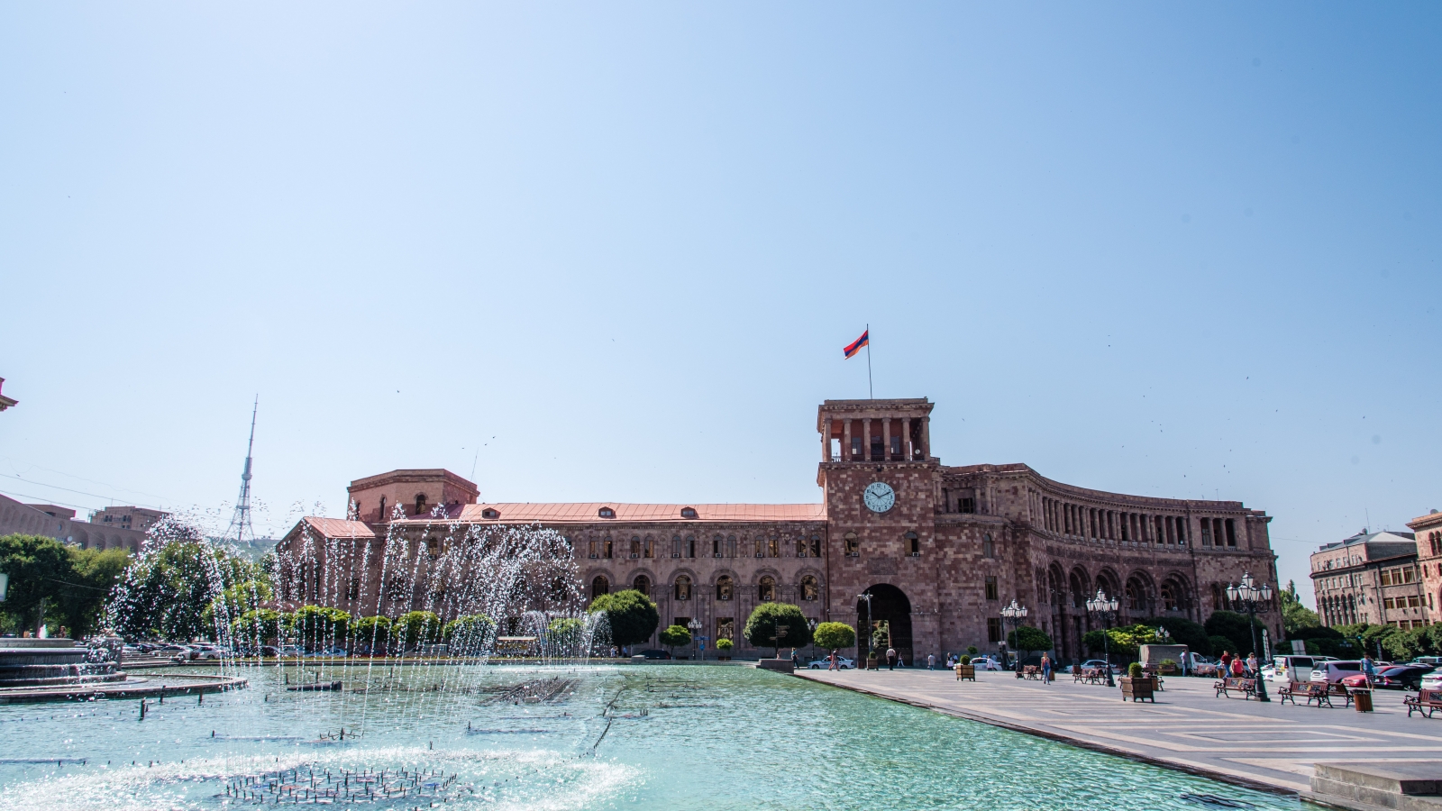 Fitch Affirms City of Yerevan at ‘B+’; Outlook Positive