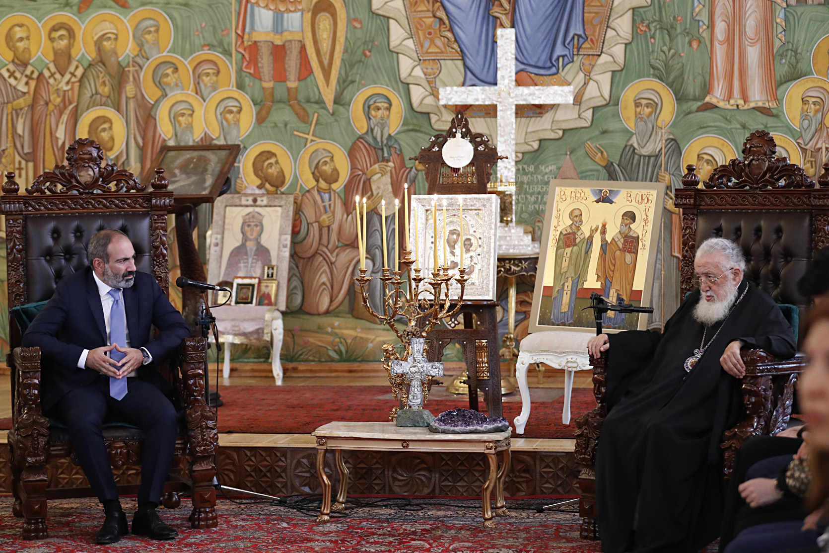 Catholicos Ilya II hosts RA Prime Minister Nikol Pashinyan