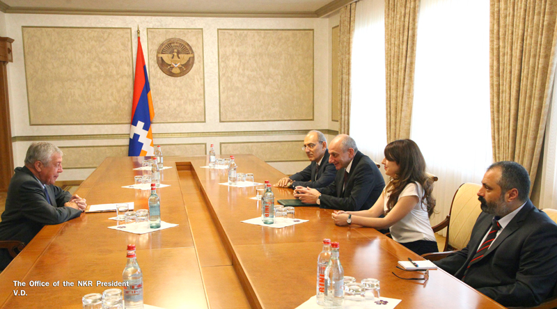 Bako Sahakyan received former deputy of the French National Assembly