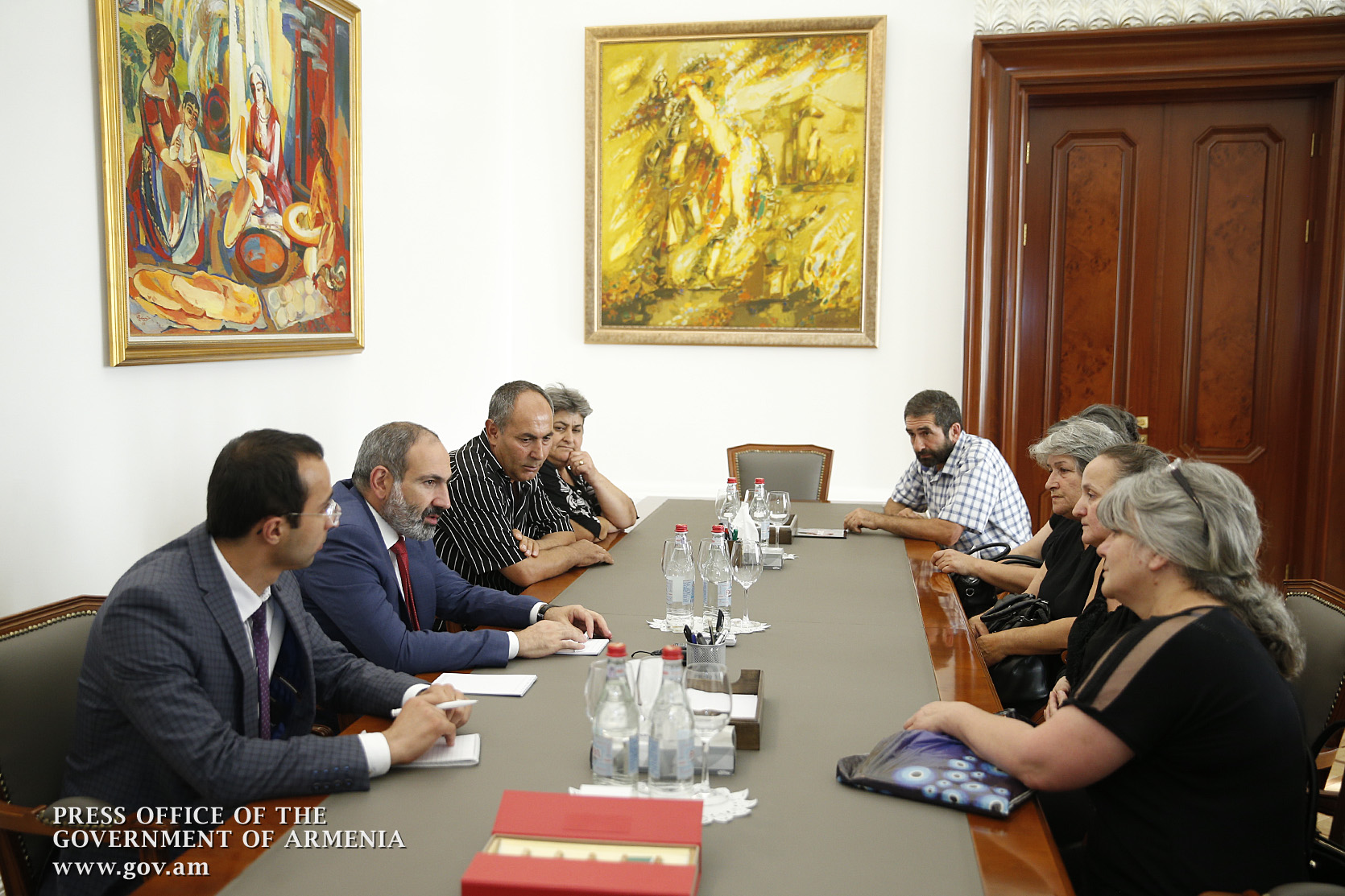 Nikol Pashinyan received members of families of servicemen killed during military service
