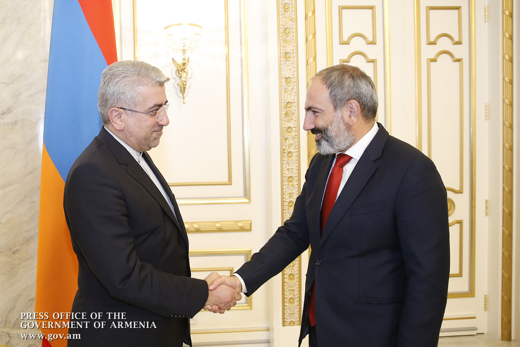 Nikol Pashinyan discusses expansion of Armenian-Iranian economic ties with Reza Ardakanian