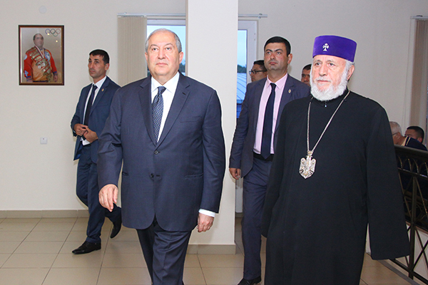 President Sarkissian met with the participants of the Pan-Armenian Youth Gathering