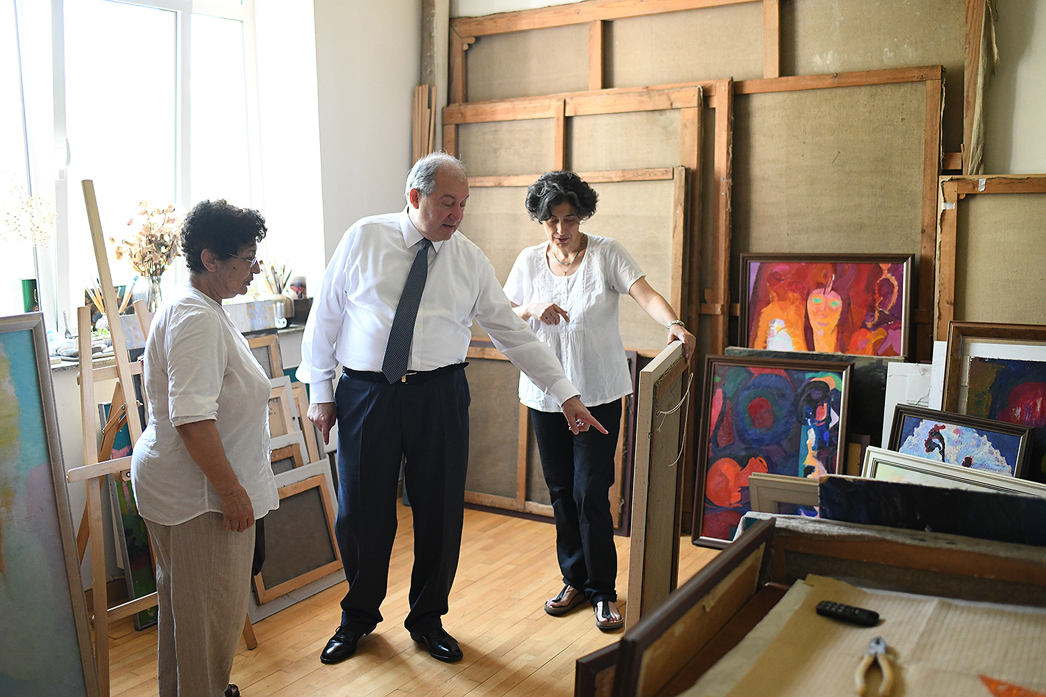 President visited the artist Hovhannes Zardarian’s studio