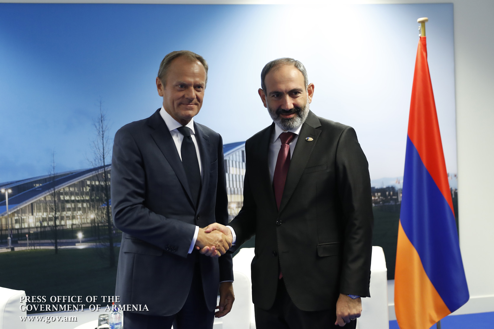 ‘You can rely on EU’s backing on the way to democratic reforms’ – Donald Tusk to Nikol Pashinyan