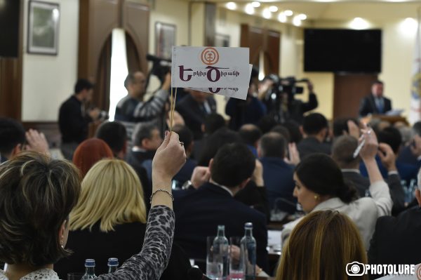 ‘Yerkir Tsirani’s’ proposal to enable Diasporans having Armenian citizenship and Artsakh Armenians elect and be elected refused