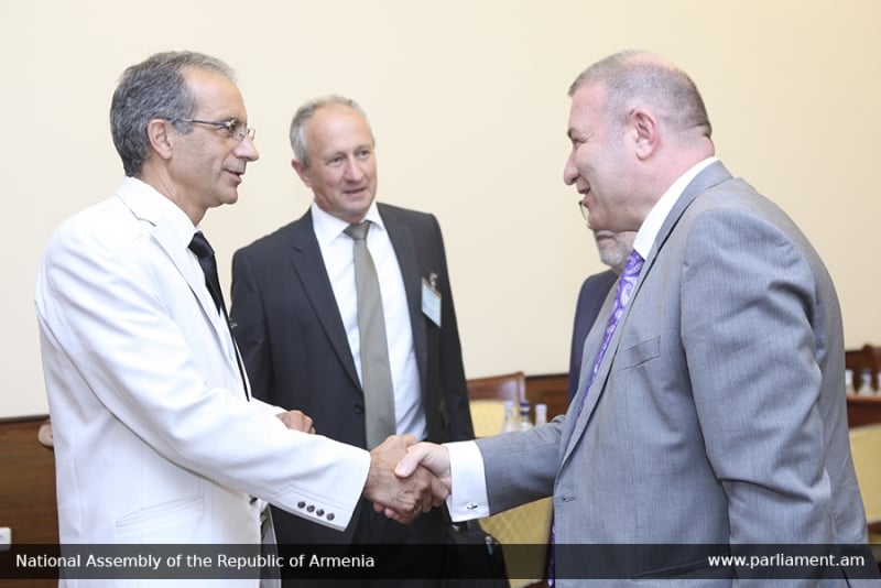 Mikayel Melkumyan Meets with Slovak and Bulgarian Businessmen