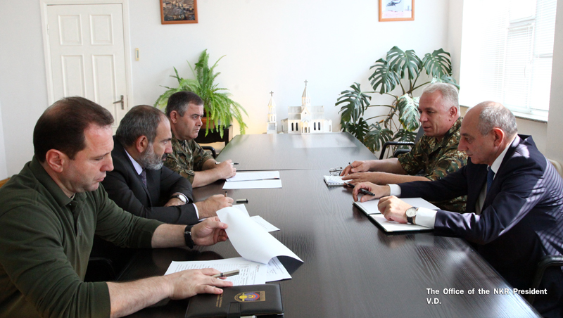 Bako Sahakyan Nikol Pashinyan discussed military cooperation between Artsakh and Armenia