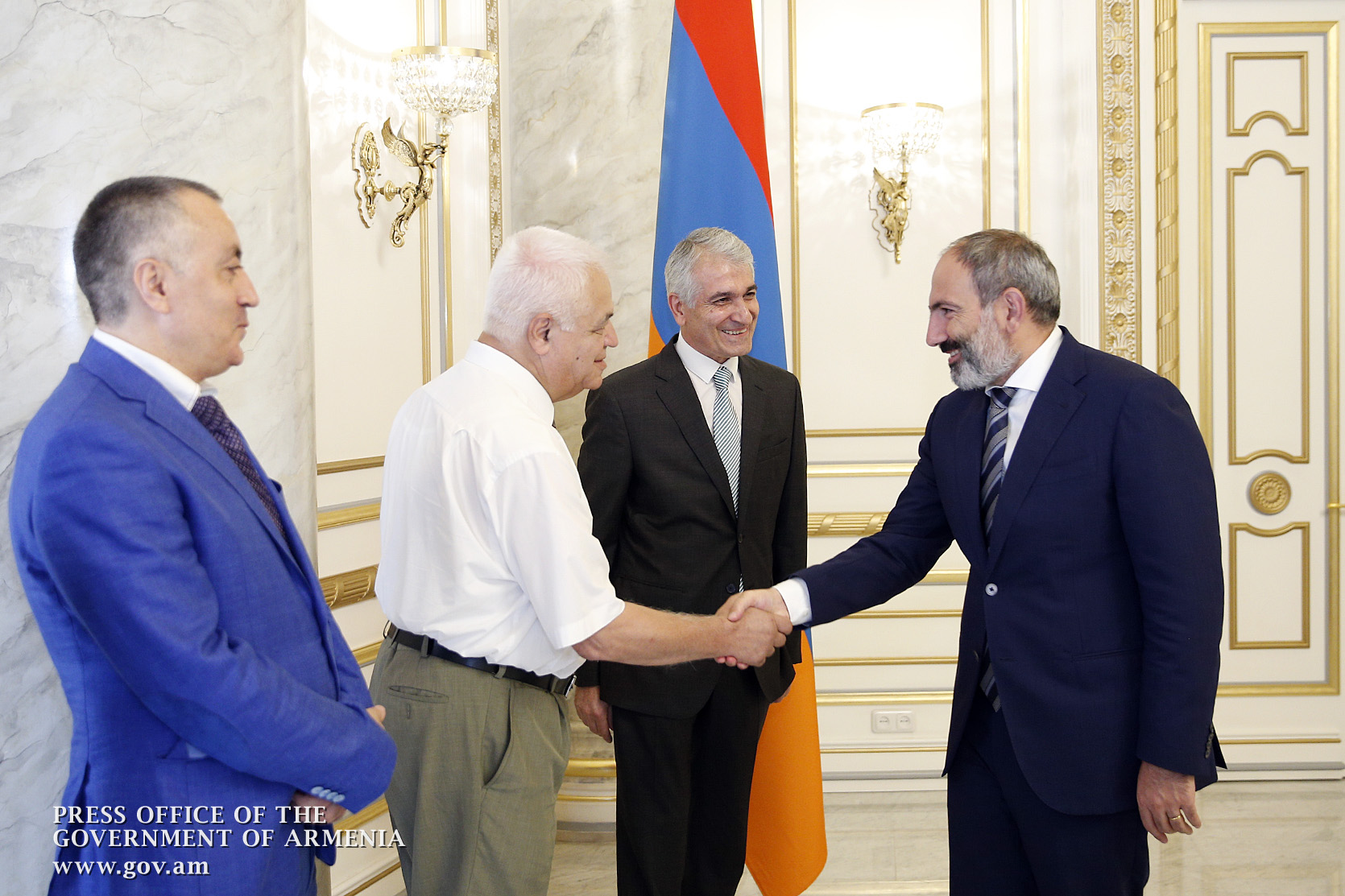 PM discusses economic issues with members of the Armenian Employers Union