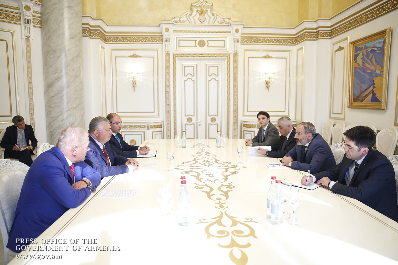 Prime Minister Pashinyan receives EDB Board Chairman Andrey Belianianov