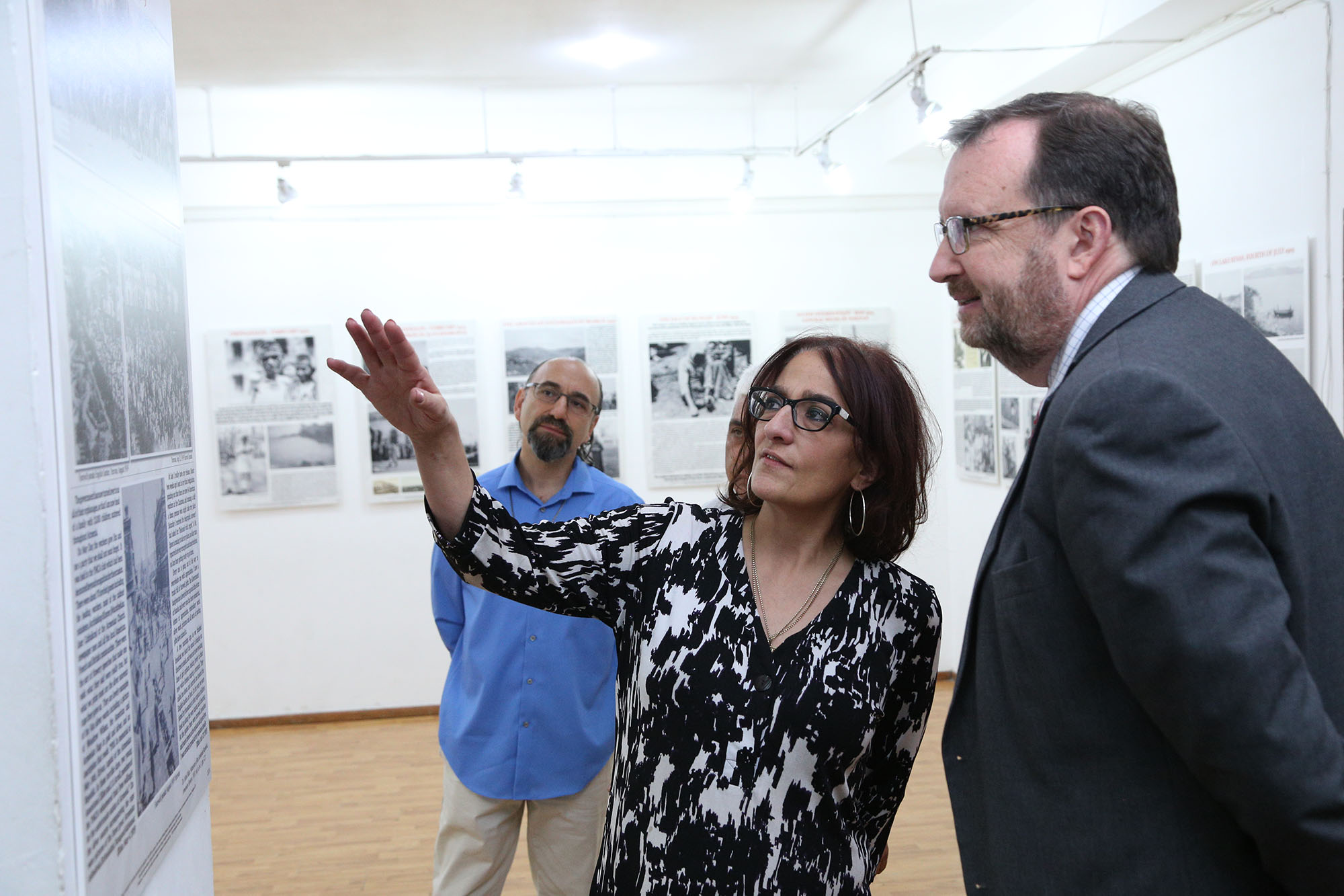 U.S. Ambassador Tours Ani Exhibit on YMCA During the First Republic of Armenia
