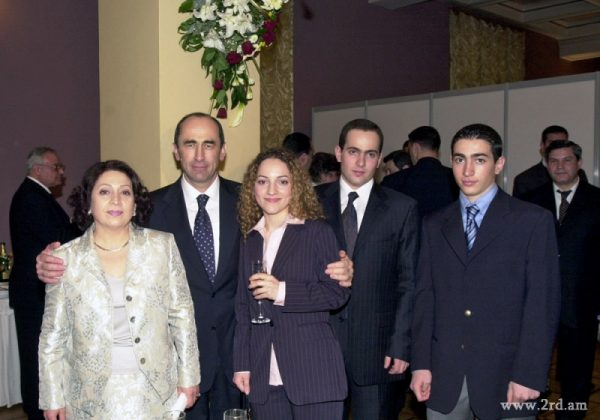 Robert Kocharyan prohibited to have family visits