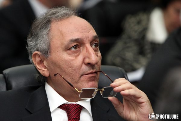 Sergey Bagratyan replaces Vardan Bostanjyan in Armenia’s parliament