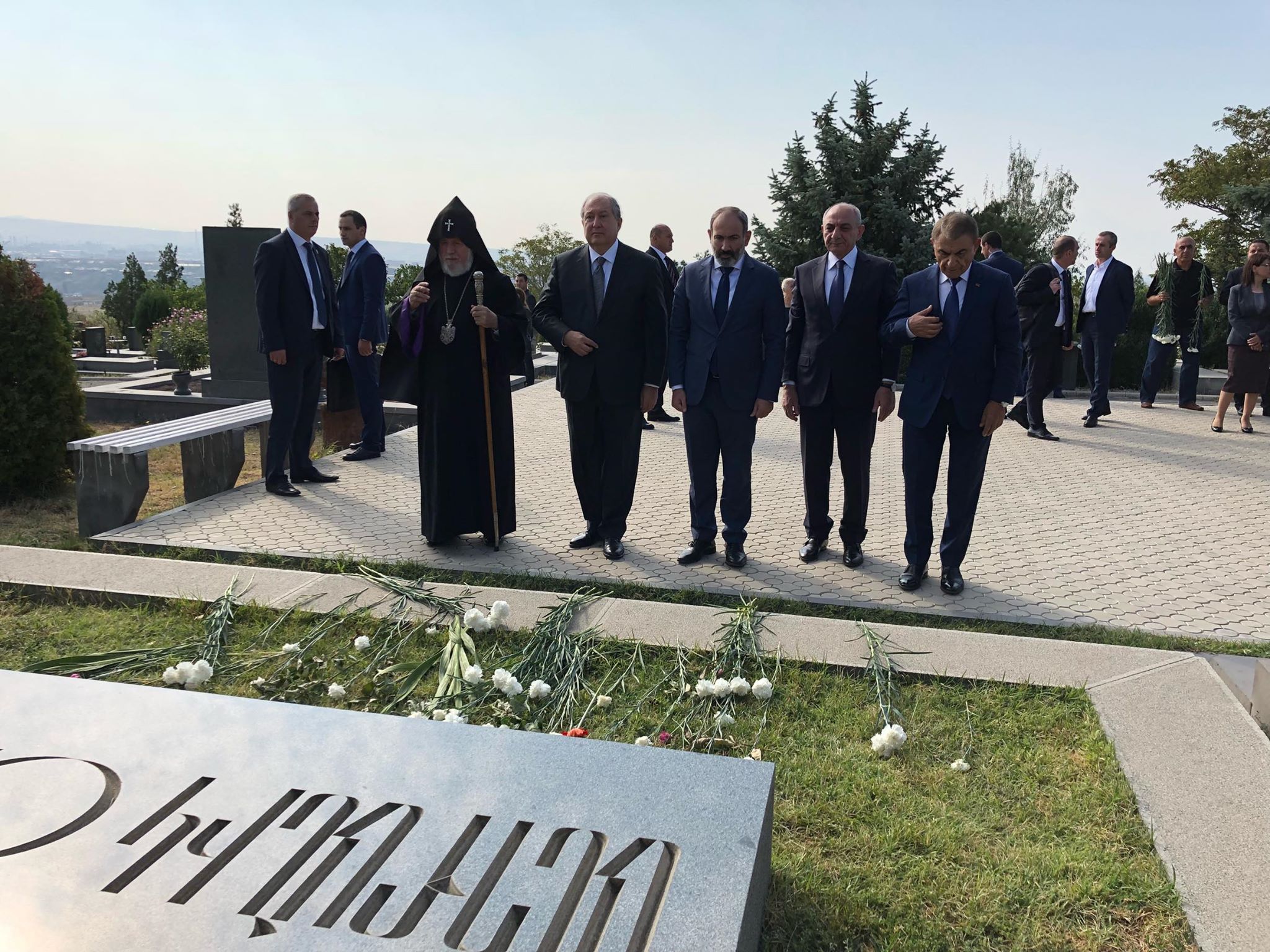 Bako Sahakyan together with Nikol Pashinyan visited Yerablour Pantheon