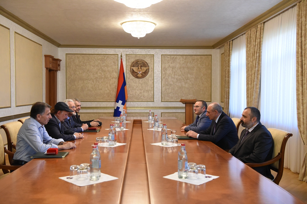 Bako Sahakyan received prominent cultural figures