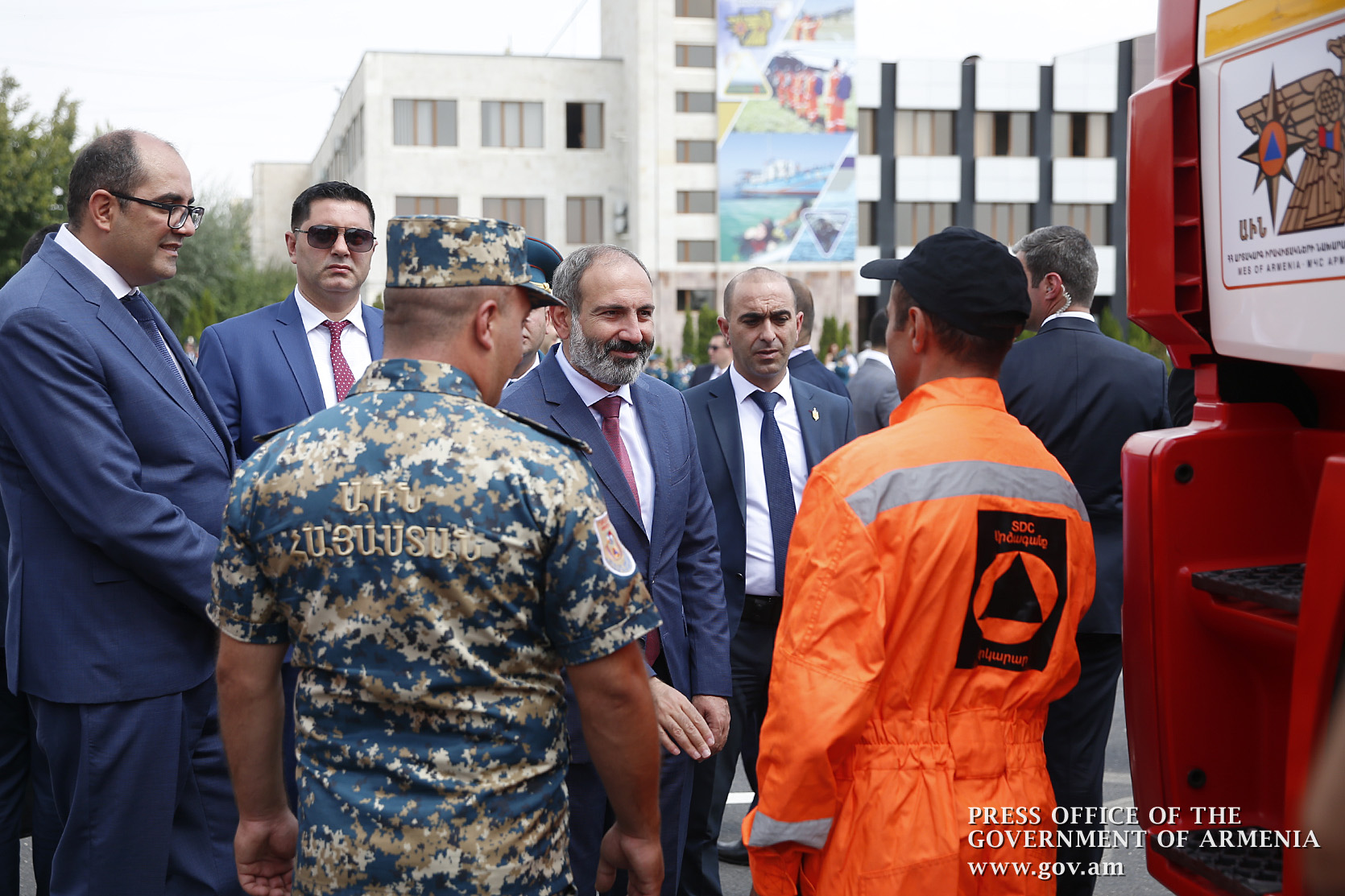 PM visits Ministry of Emergency Situations on Emergency Worker’s Day