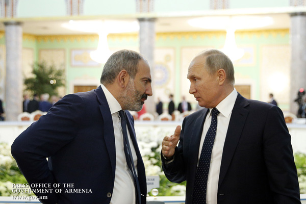Putin and Pashinyan had short conversation, ‘operative, ongoing’: Peskov