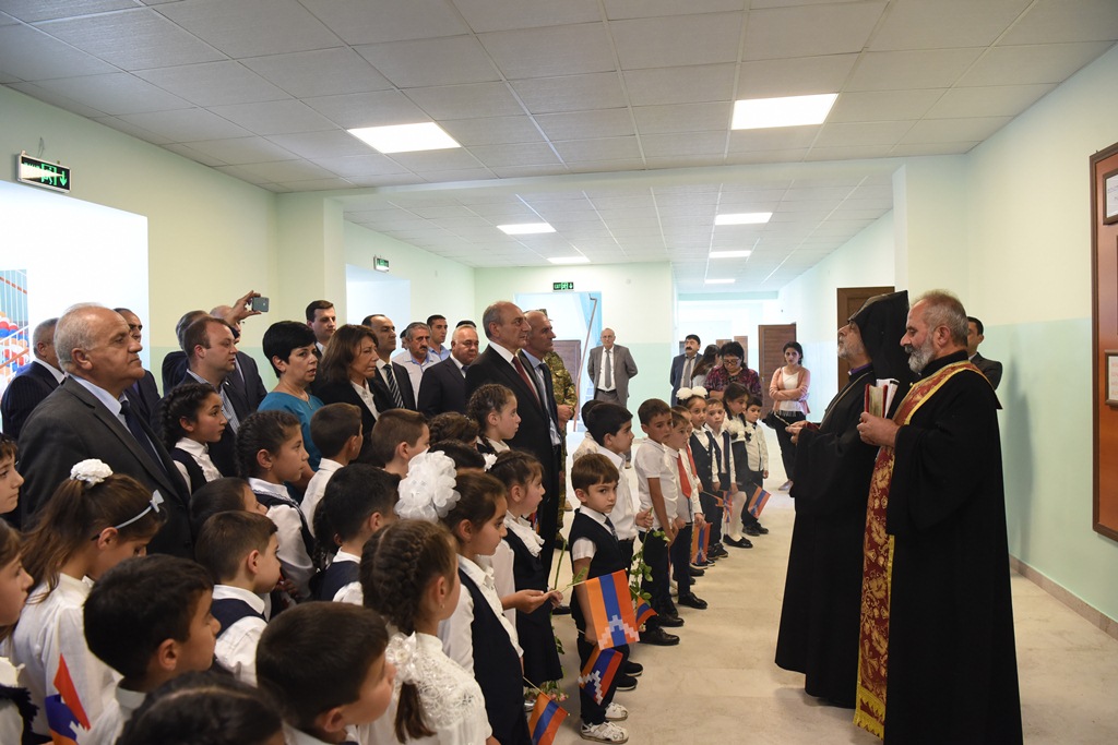 Bako Sahakyan partook in Stepanakert at the solemn opening ceremony of the N9 school after Hovhannes Toumanyan