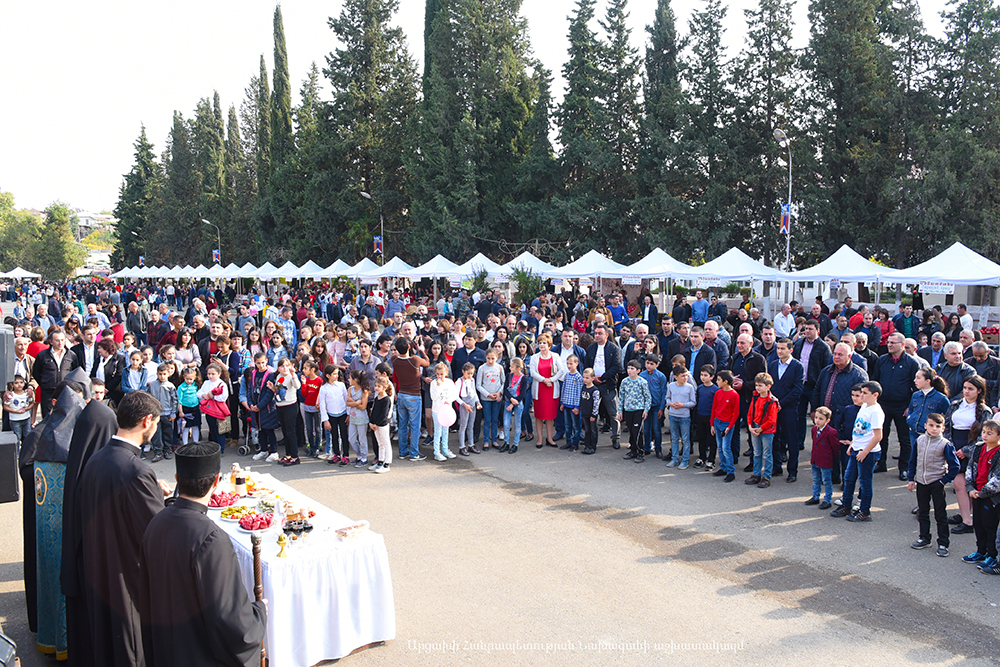 Bako Sahakyan was present at the pomegranate festival held in the town of Martouni