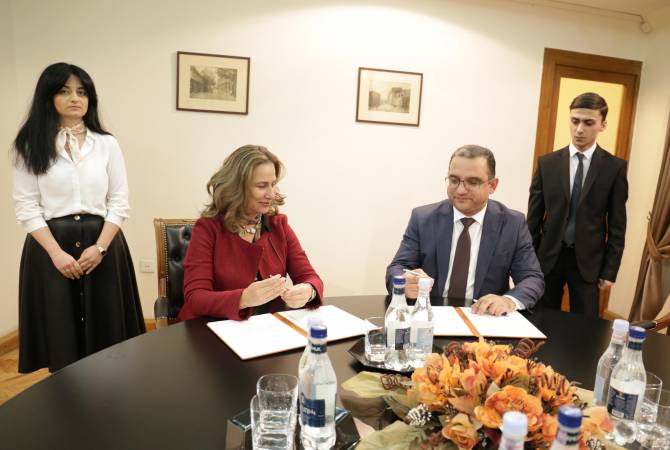 Economy ministry, ECOS sign contract on launching Hrazdan free economic zone