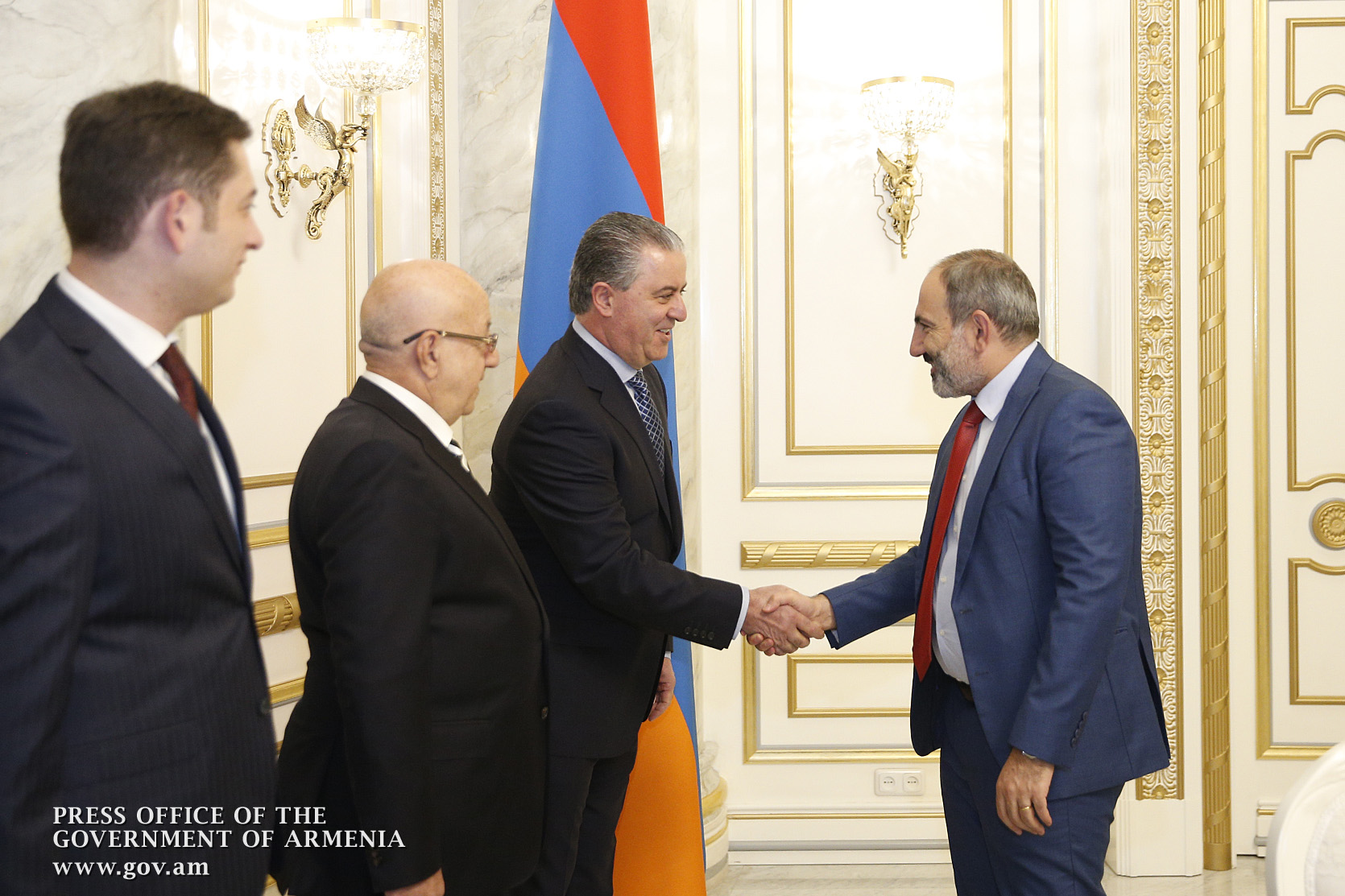 Nikol Pashinyan receives SDHP Central Board delegation