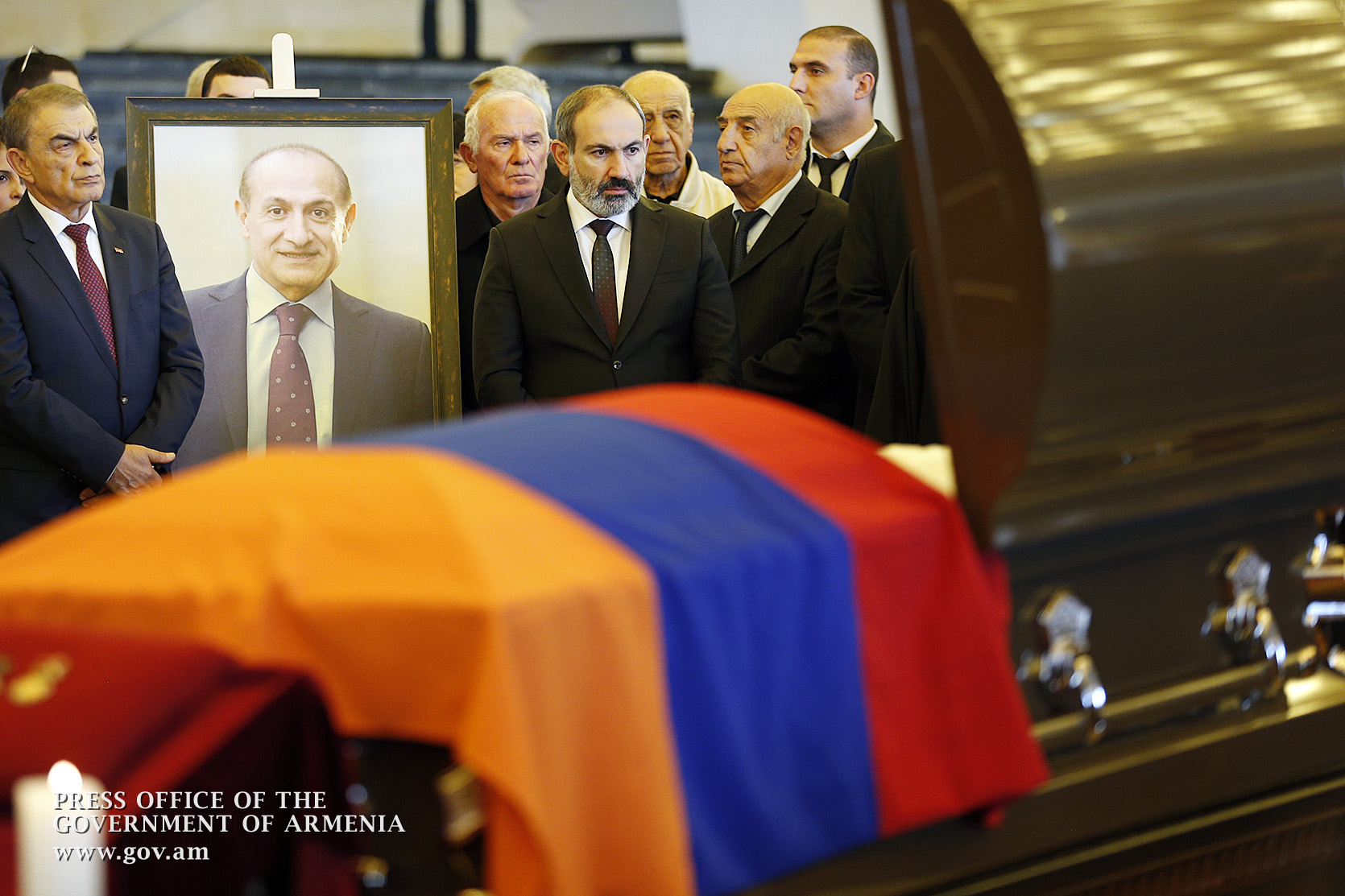 Nikol Pashinyan attends last farewell bidding ceremony for Yuri Vardanyan