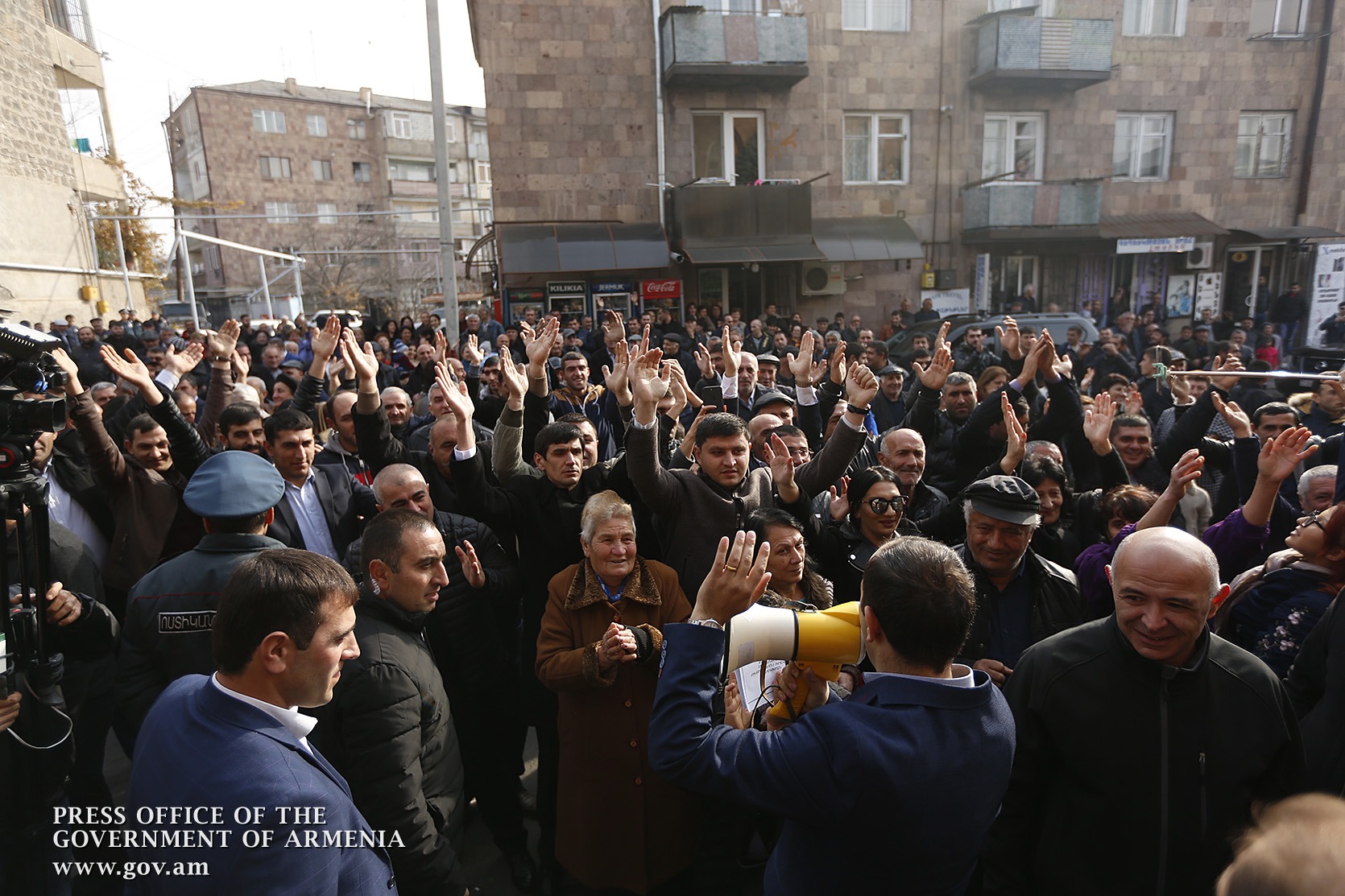 “We want to do the impossible, since what seems to be impossible will henceforth be possible for us” – Nikol Pashinyan meets with residents of Ashtarak and Aparan