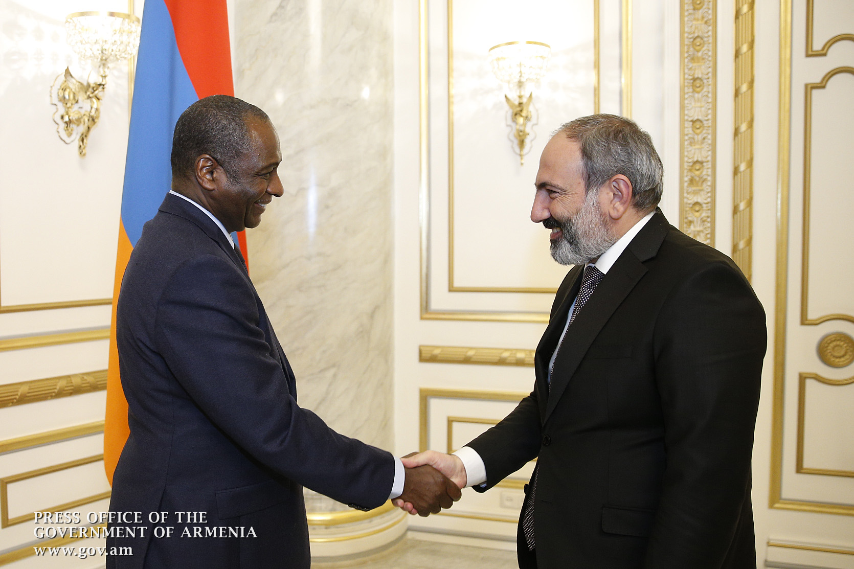 As the leader of the country that chairs the International Organization of La Francophonie, Nikol Pashinyan signs OIF Secretary General’s employment contract