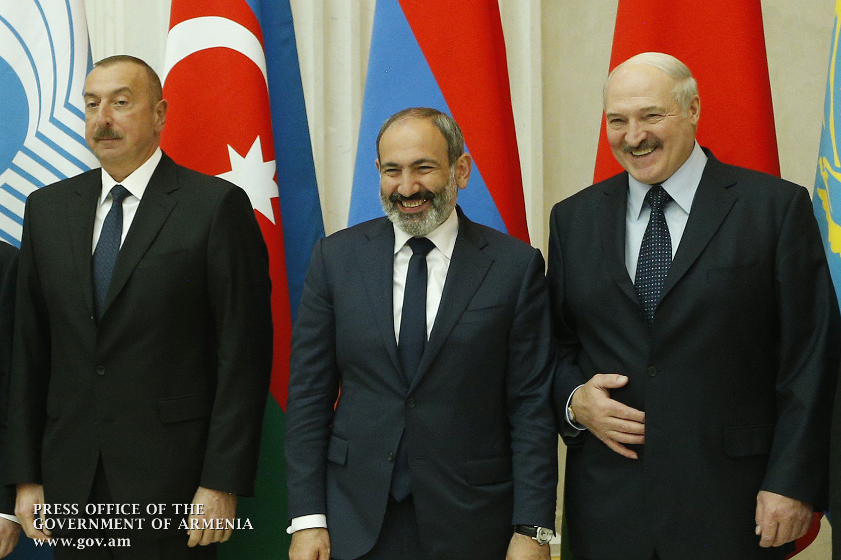 Nikol Pashinyan attends informal meeting of CIS Heads of State