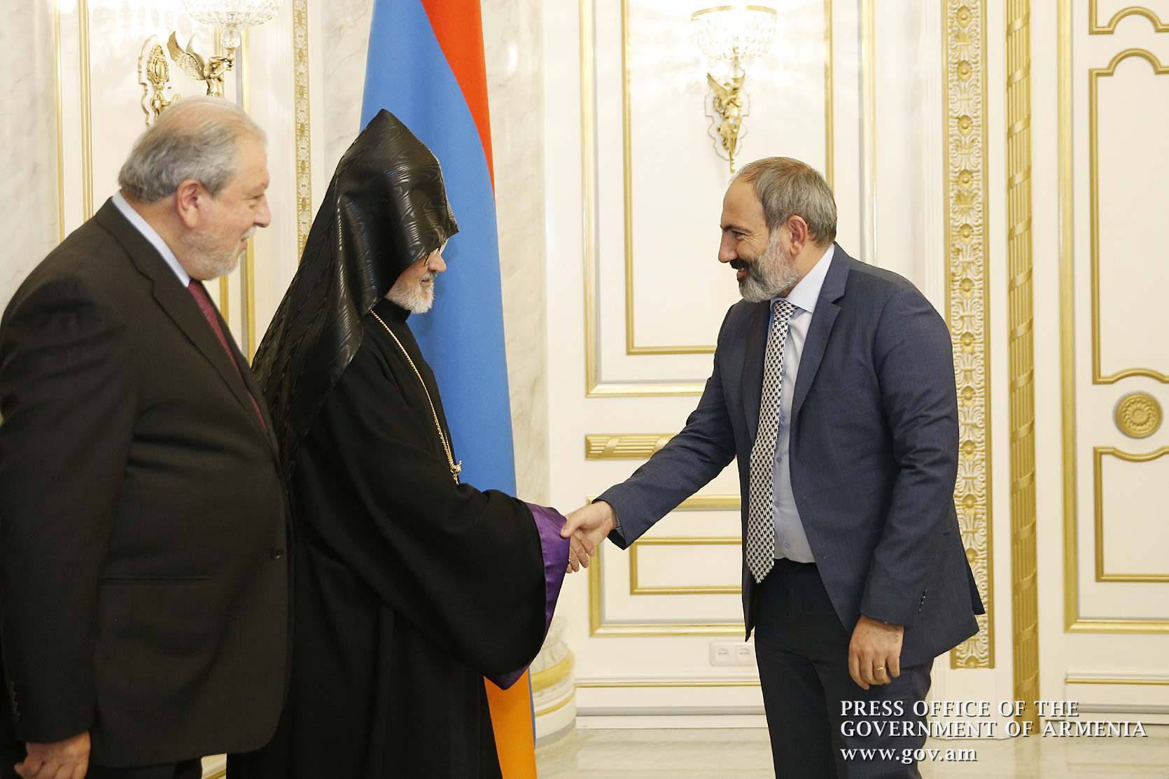 Acting Prime Minister Nikol Pashinyan receives delegation sent by Catholicos of Great House of Cilicia Aram I