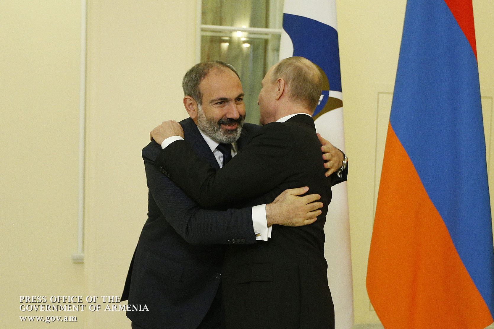 Vladimir Putin congratulates Nikol Pashinyan