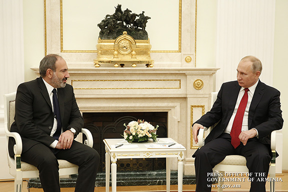 Pashinyan, Putin Praise Bi-Lateral Relations