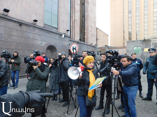 Protests in front of Russian embassy: Demands to extradite Russian soldier who killed Armenian woman to Armenia and bring order
