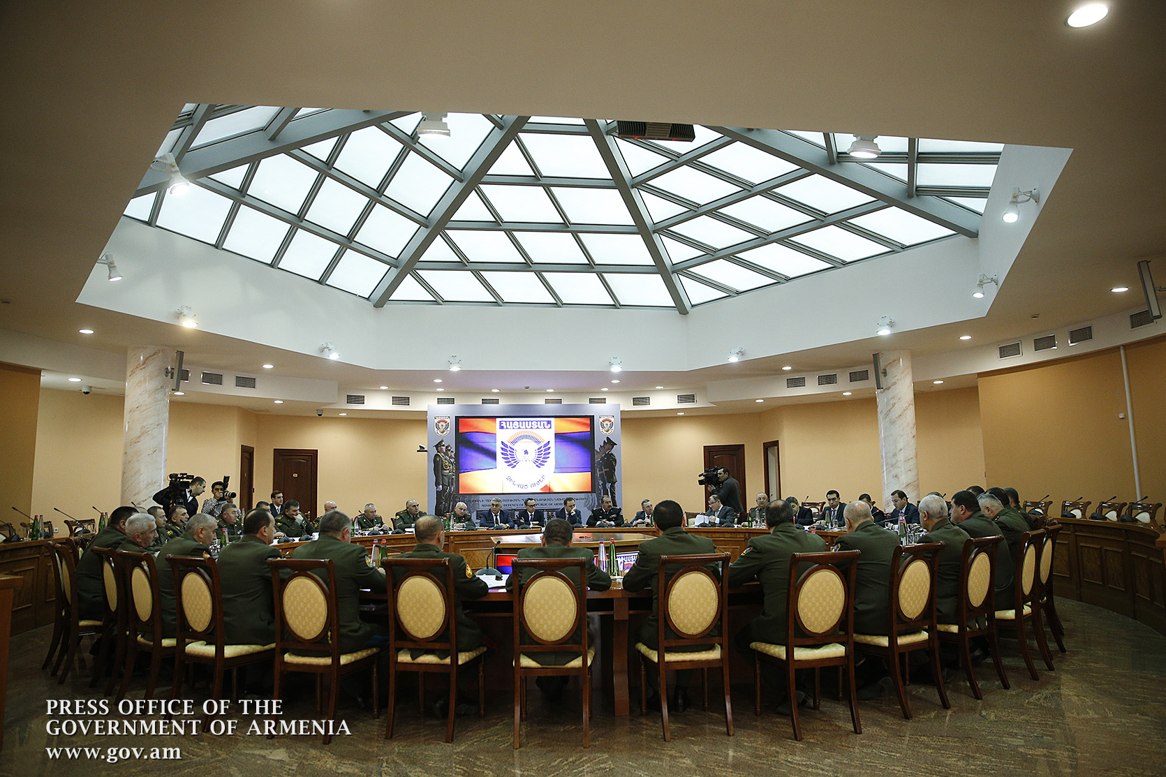 ‘Normal development of the armed forces is our absolute priority’ – PM holds consultation with Defense Ministry leadership and Supreme Commissioned Staff of RA Armed Forces