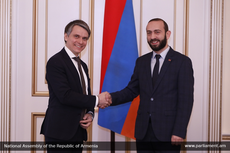 Ararat Mirzoyan Receives Resident Representative of UN Development Programme in Armenia