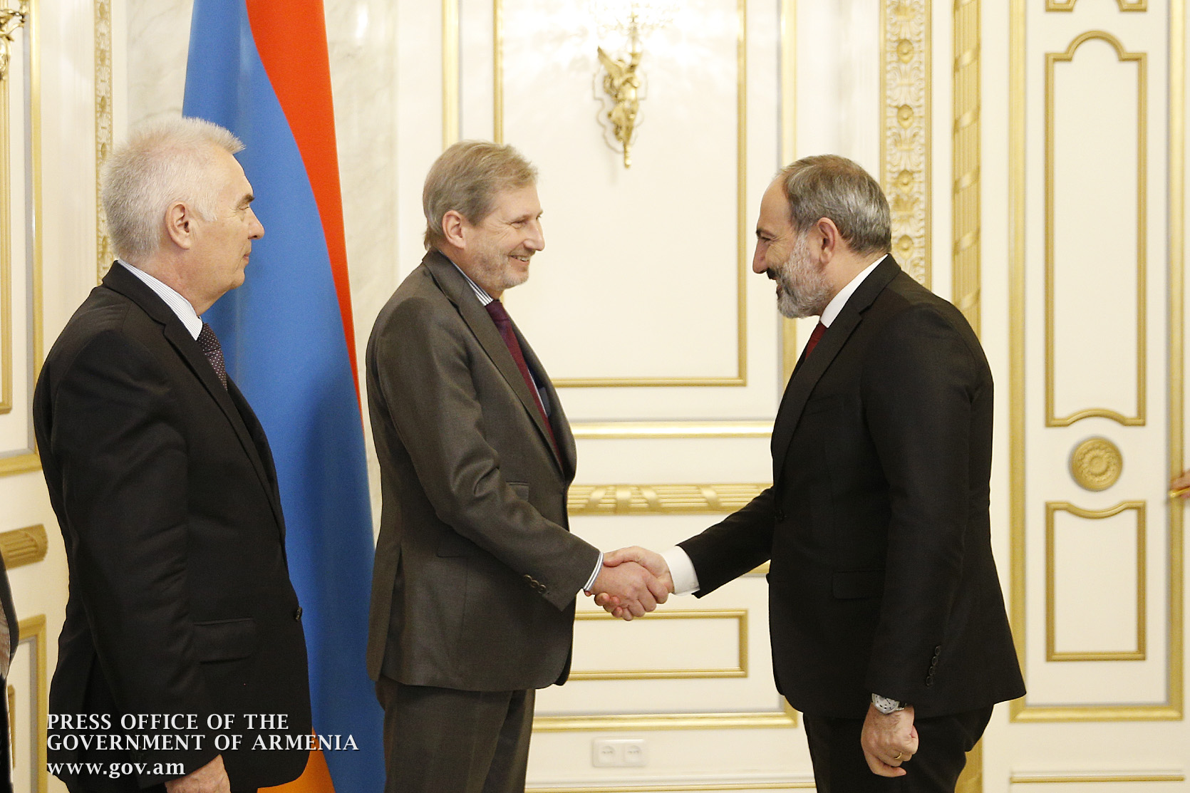 PM receives European Commissioner for Neighborhood Policy and Enlargement