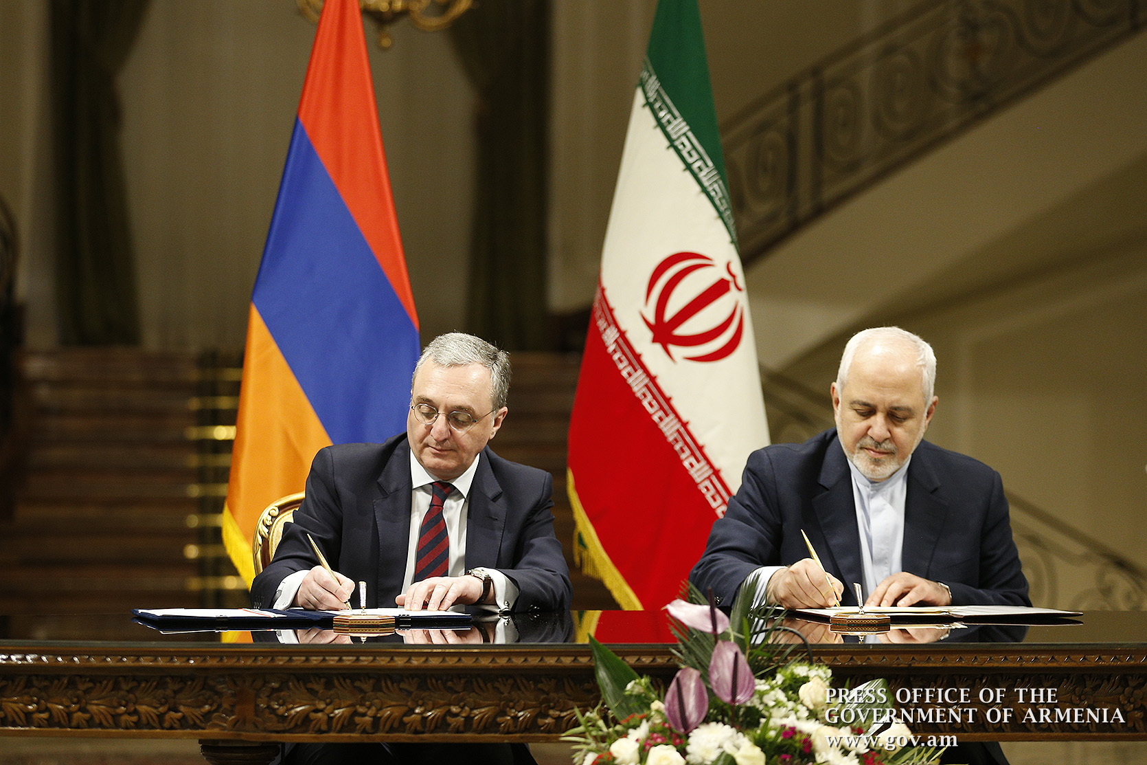Nikol Pashinyan, Hassan Rouhani made statements for mass media representatives; documents have been signed