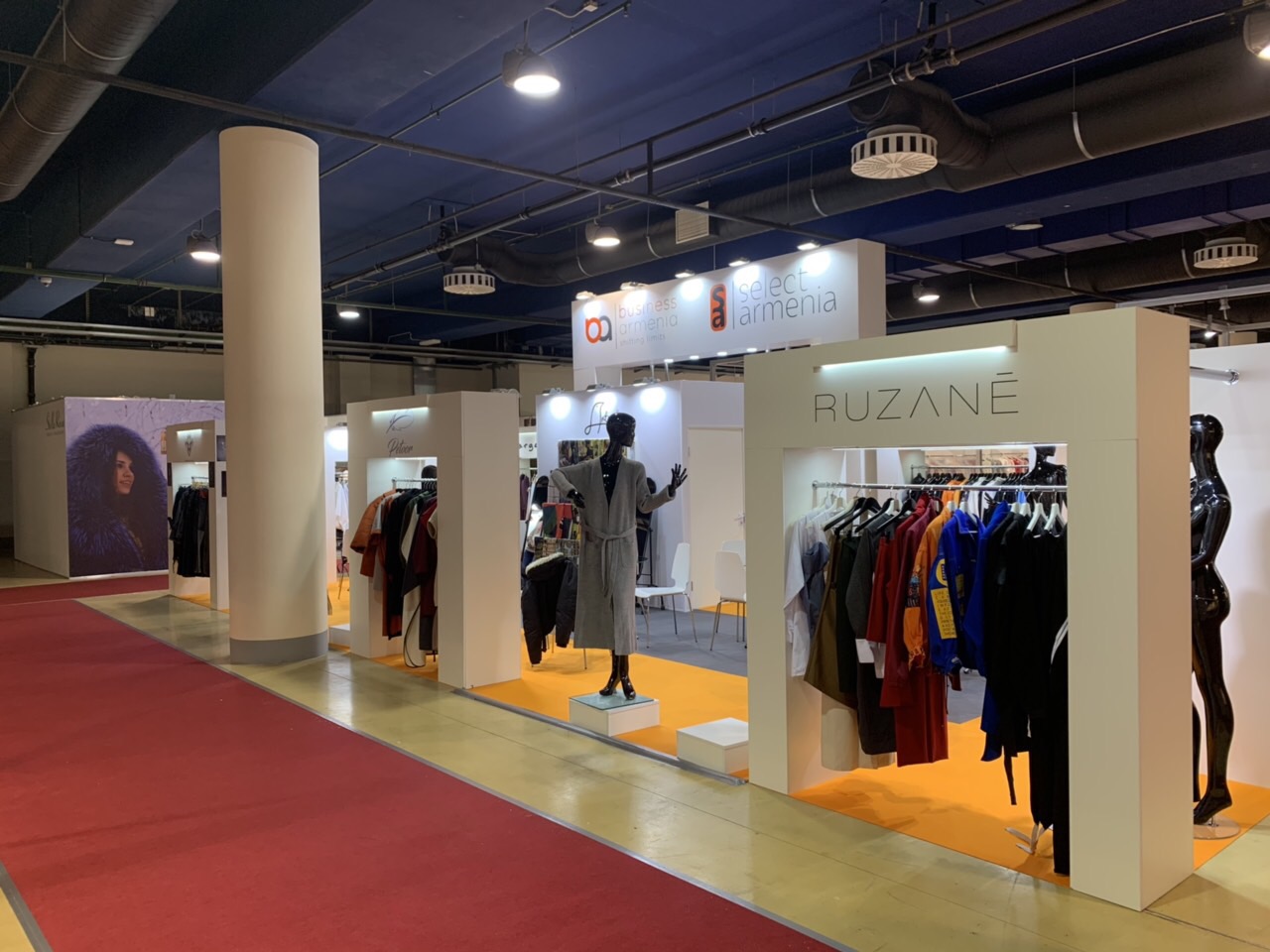 The fashion and textile of Armenian are presented to international buyers