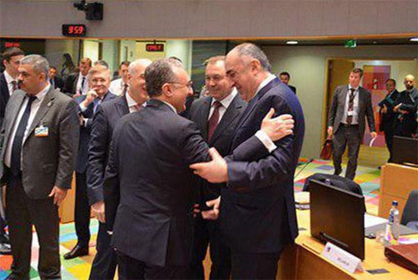 ‘Let’s get a picture so they don’t think that we can’t communicate’: Mamedyarov to Mnatsakanyan