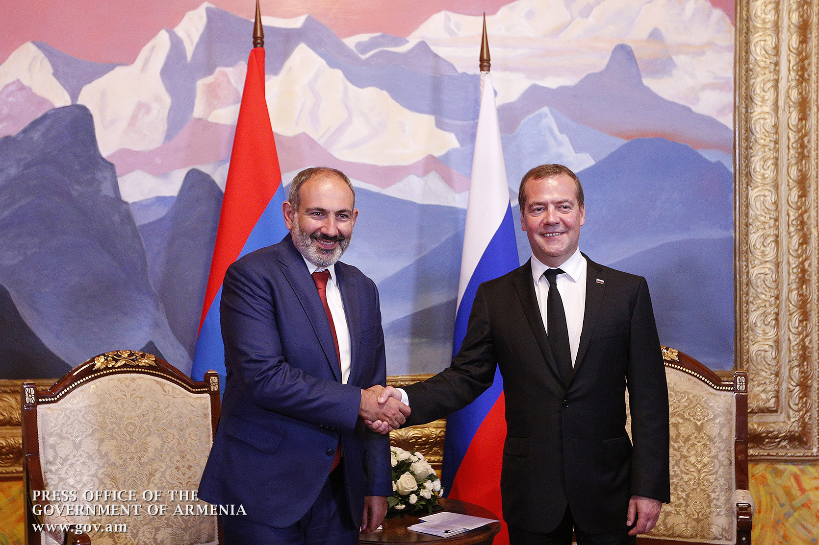 Nikol Pashinyan meets with Dmitry Medvedev in Kyrgyzstan